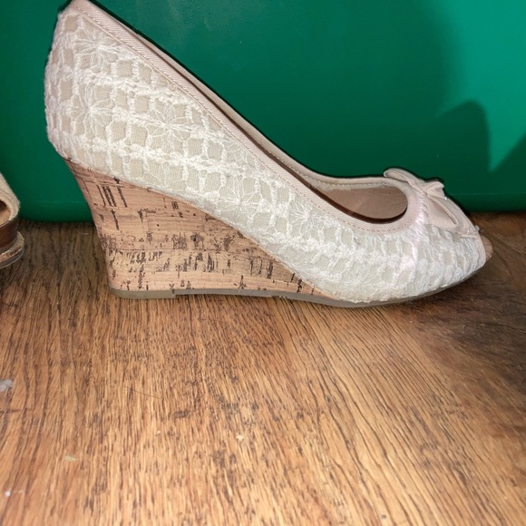 Spring Wedges - Picture 3 of 8